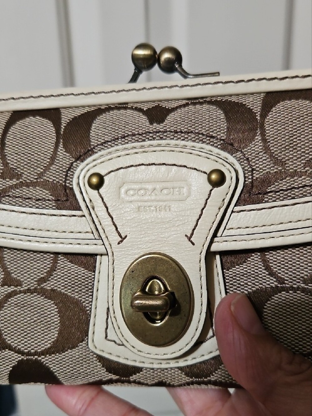 Coach NWOT Y2K Legacy Kisslock Brown Signature Canvas Long Wallet - Picture 6 of 13
